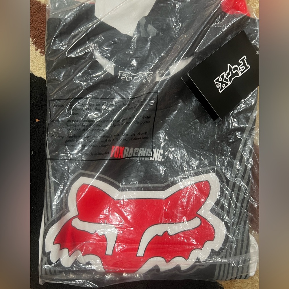 Fox Racing Black/Red and Gray-2X, good looking race wear Jersey-